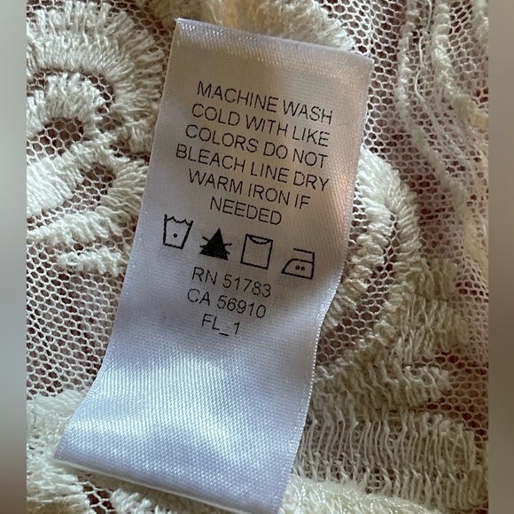 Embroidered Lace Kimono - Picture 2 of 4